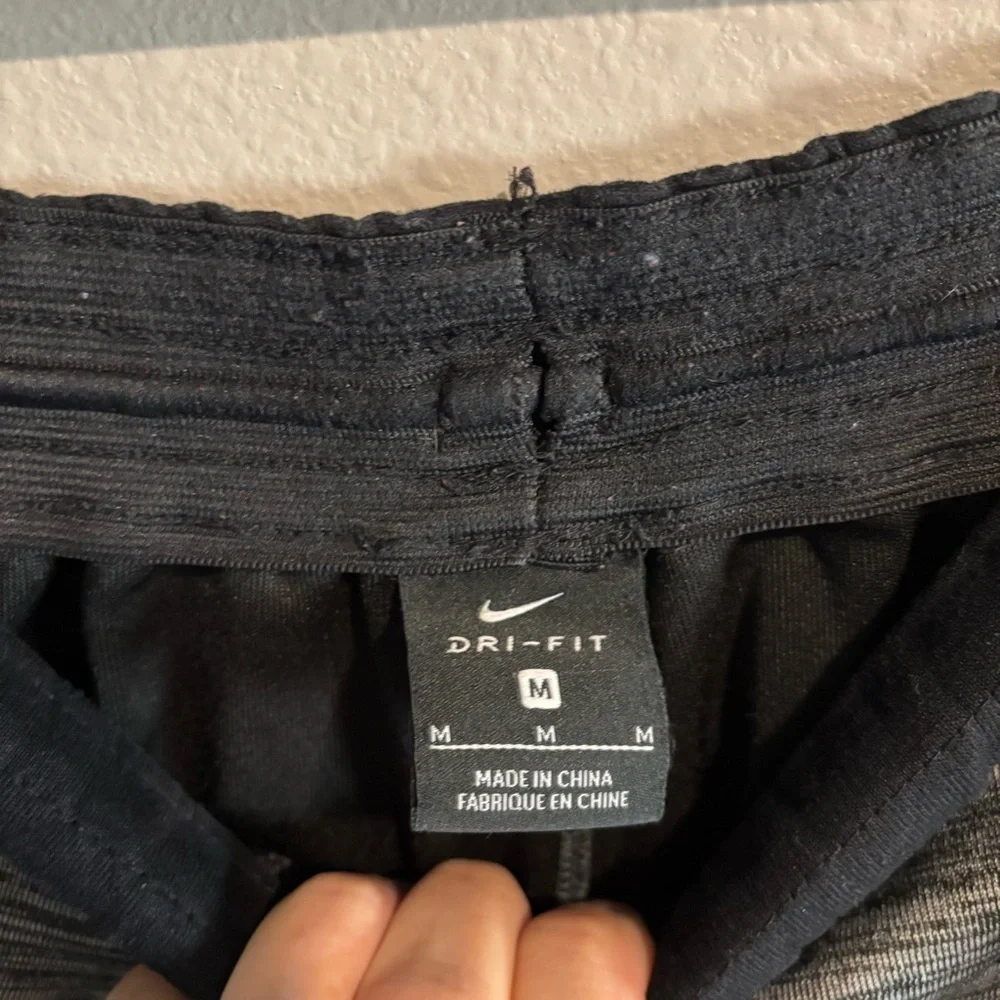 NIKE Dri fit Athletic Shorts Size M - Picture 4 of 6